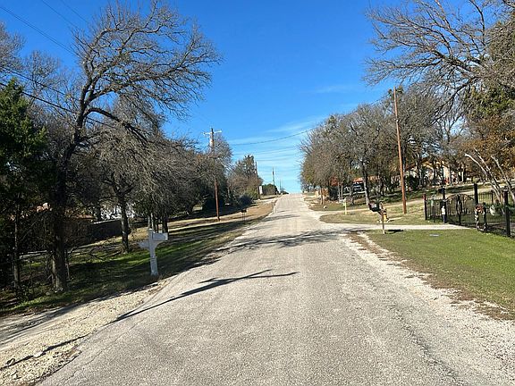 4th image of 472 Pecos Ln