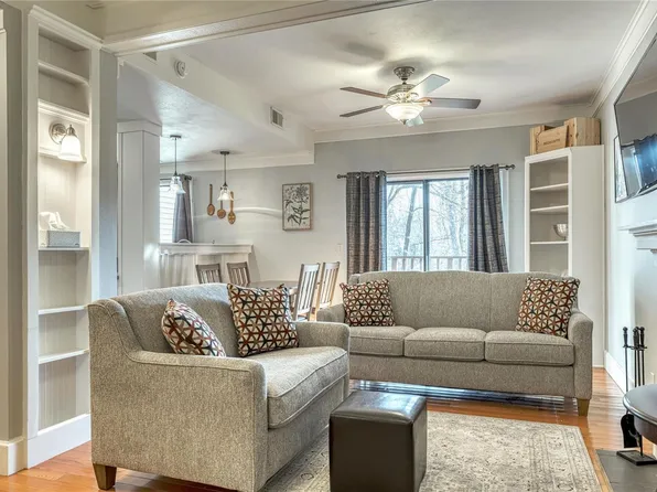 136 Geneva Cove Dr, Innsbrook, MO 63390