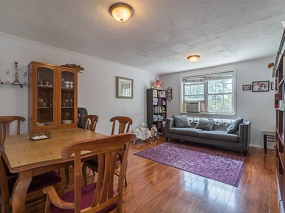 4th image of 7805 Park Dr E APT B