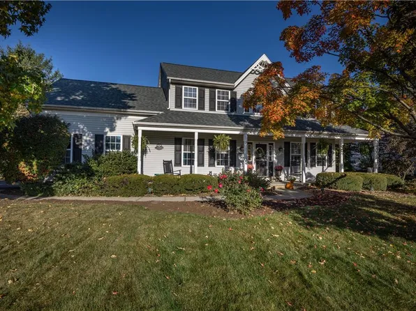 5565 Karen Dr, Bethlehem, PA 18017