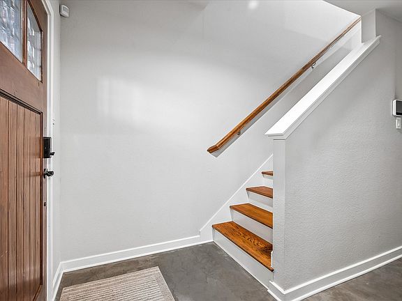 2nd image of 2411 N Hall St APT 36