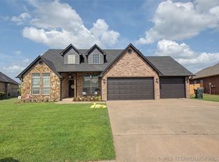 608 Cardinal Rd, Muskogee, OK 74403