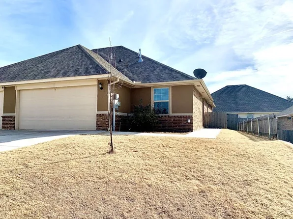 11214 Coachmans Rd, Yukon, OK 73099