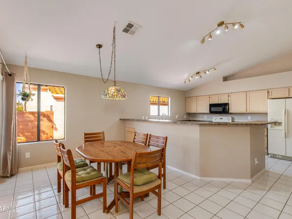 8645 W MAUI Lane, Peoria, AZ 85381