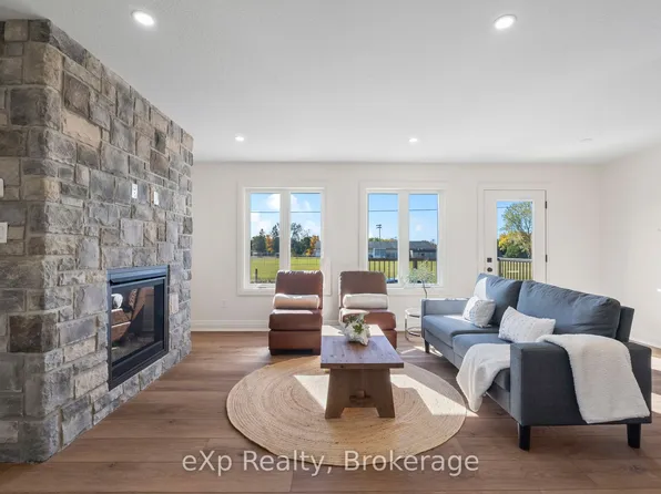 544 Newfoundland St, Wellington North, ON N0G 2L2