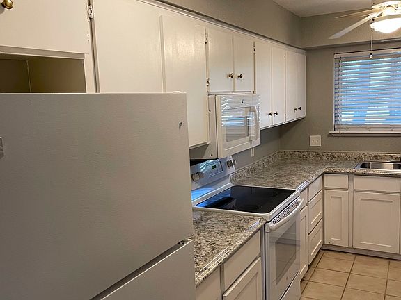 5th image of 1102 8th St APT C