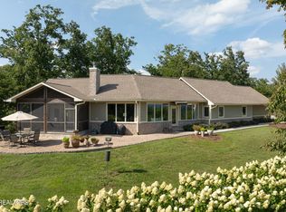 989 Falcon Crest Dr, Seymour, TN 37865