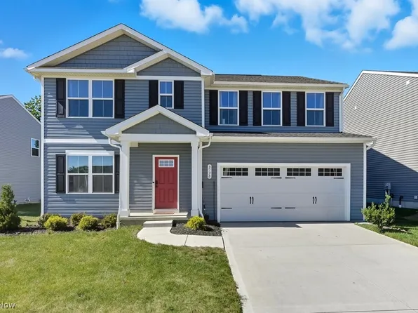 3738 Kirkham Dr, Barberton, OH 44203