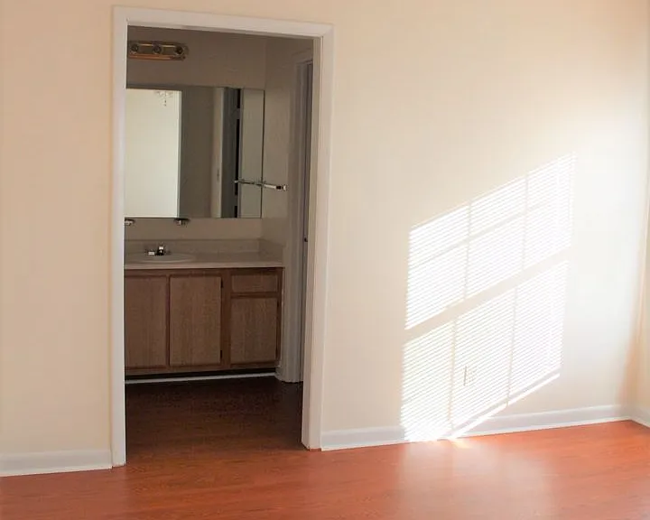7805 Gallant Ridge Dr — Photo 22