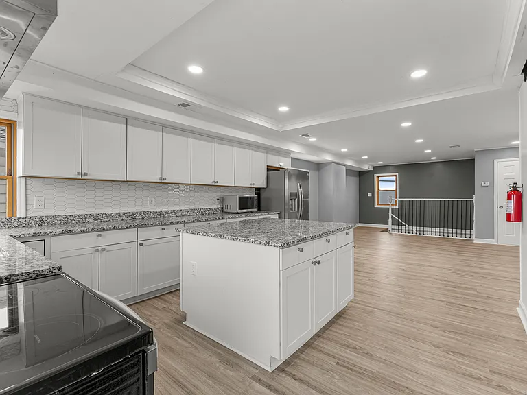 9 Walnut St — Photo 10
