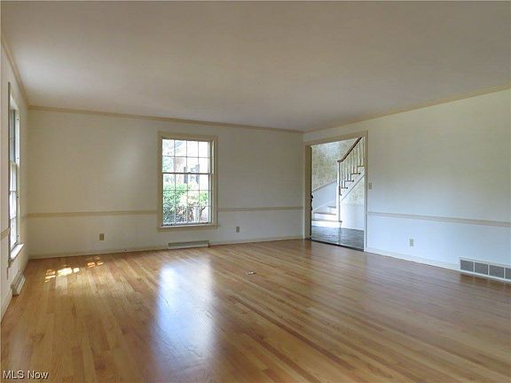4th image of 13510 Lake Ave