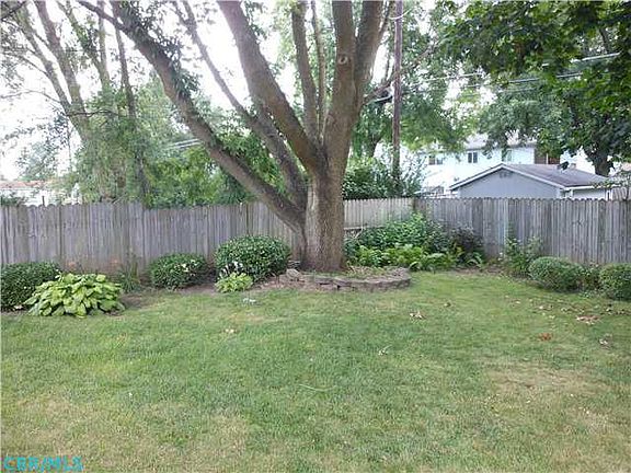 4th image of 4960 Carbondale Dr