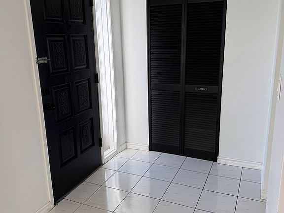 3rd image of 95 Navenby Cres