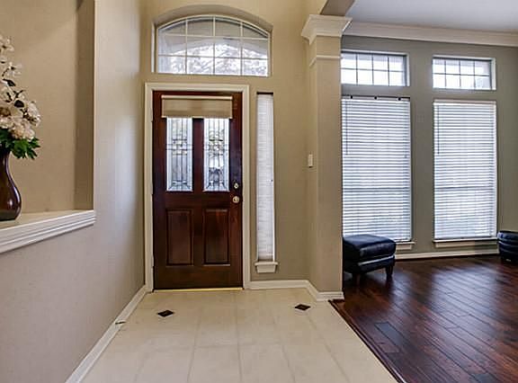 3rd image of 3014 Live Oak Dr