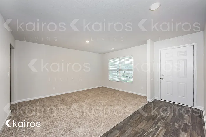 607 Wild Tulip Ct — Photo 3