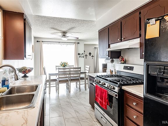 5th image of 3179 E John L Avenue