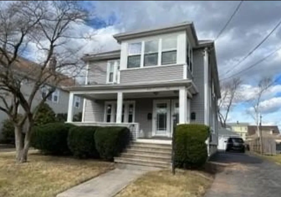Gillette St