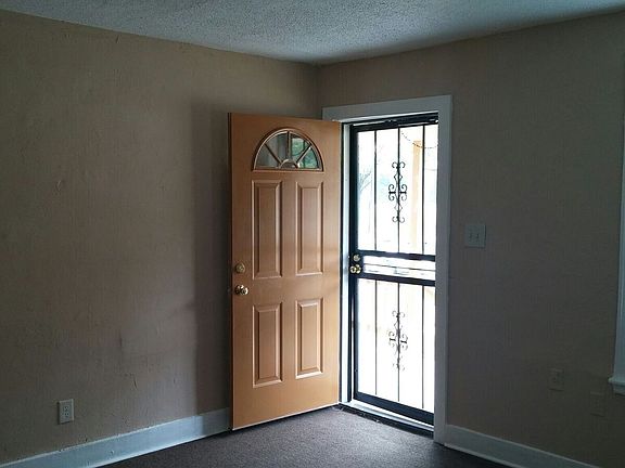 2nd image of 1060 N Claybrook St