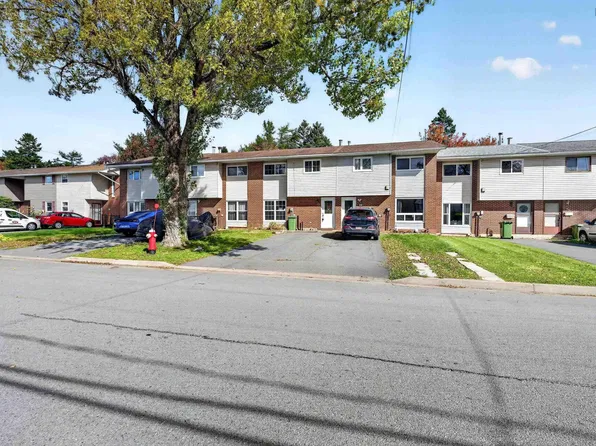 61 Merrimac Dr, Halifax, NS B2W 4W9