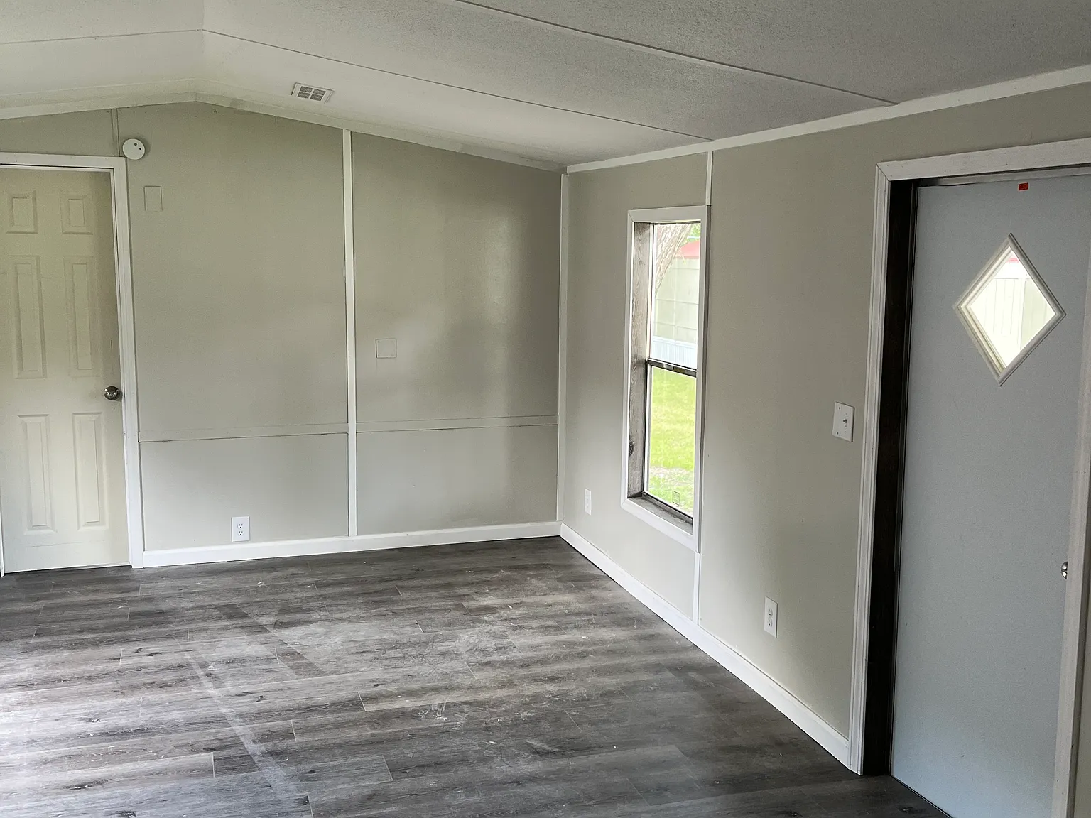 805 Soperton Ave — Photo 2
