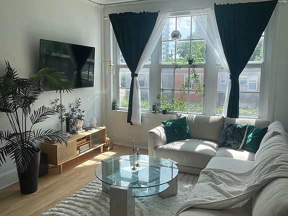 4th image of 3224 Biscayne Blvd APT C-2