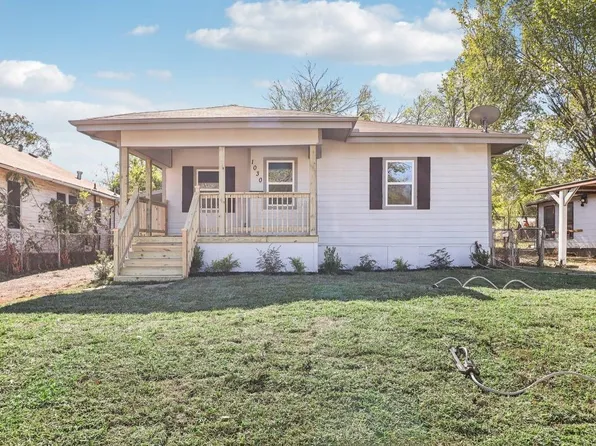 1030 E Maddox Ave, Fort Worth, TX 76104