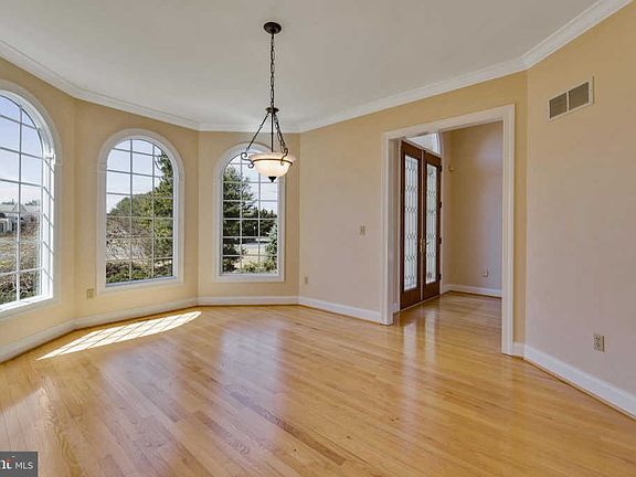 4th image of 100 Bohemia Mill Pond Dr