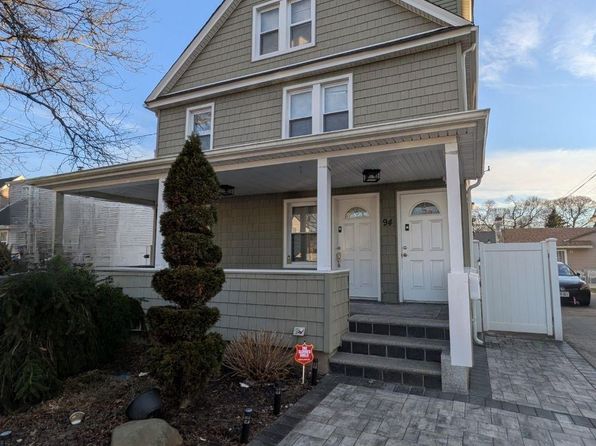 94 Underhill Ave APT 2