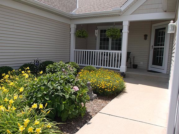 5th image of 360 Timberlake Dr W