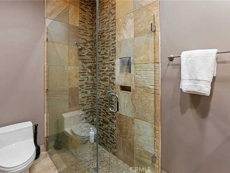 68 Royal Saint Georges Way — Photo 37