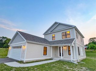 1016 Northmen Oaks Dr, Petoskey, MI