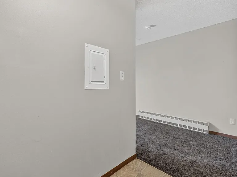 Willow Knolls Apartments — Photo 26
