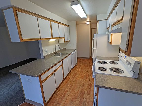 2nd image of 4004 SW Beaverton Hillsdale Hwy #4050
