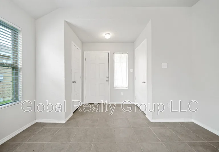 10422 Beachball Bnd — Photo 18