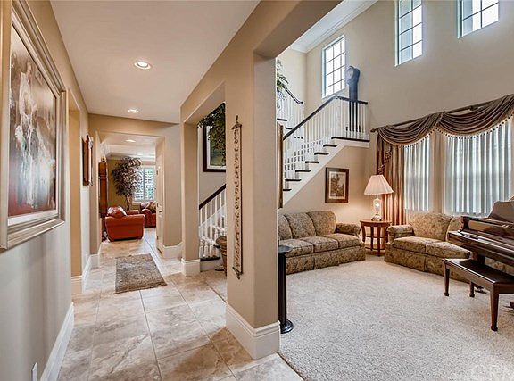 4th image of 32390 Yosemite Ln