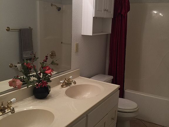 4th image of 1142 Hawkins St