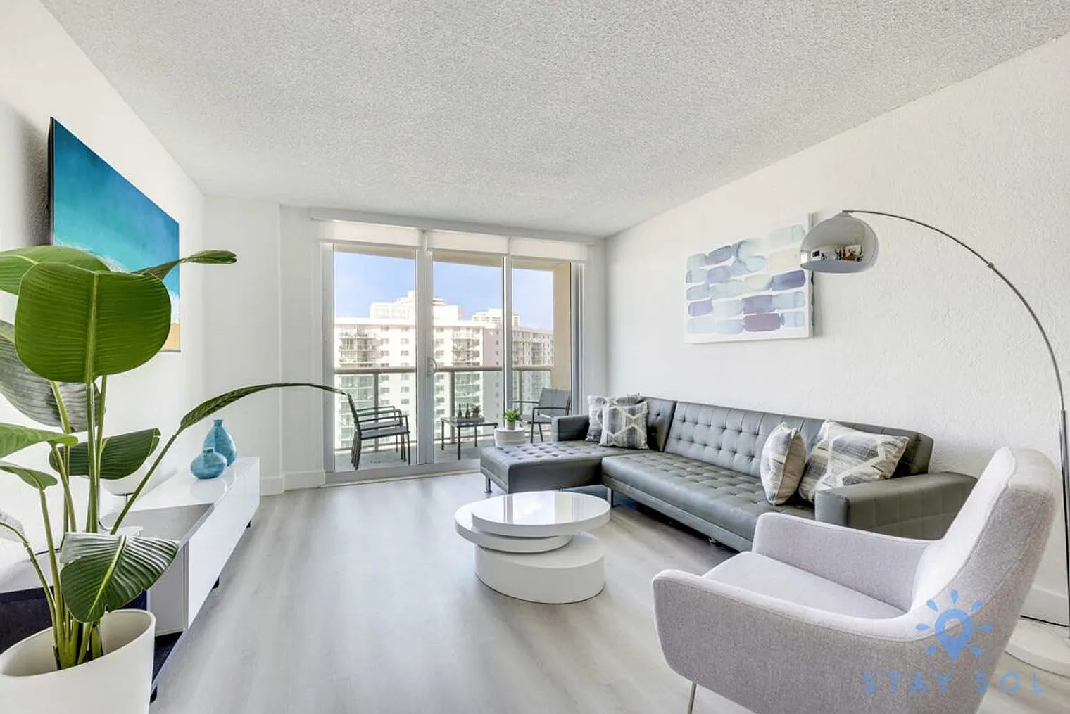 1 bed, 1.0 bath, 990 sqft, $3,723 — Photo 1