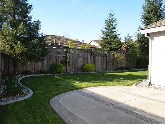 3rd image of 9571 Iris Meadow Way