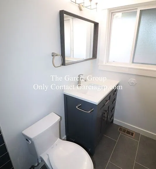 1102 NE Kathryn St — Photo 32