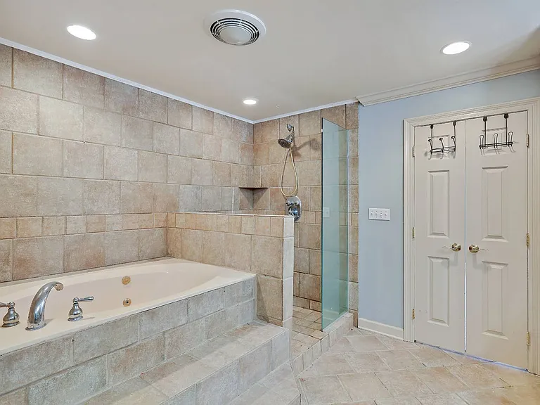 11 Lake Barnett Dr — Photo 20