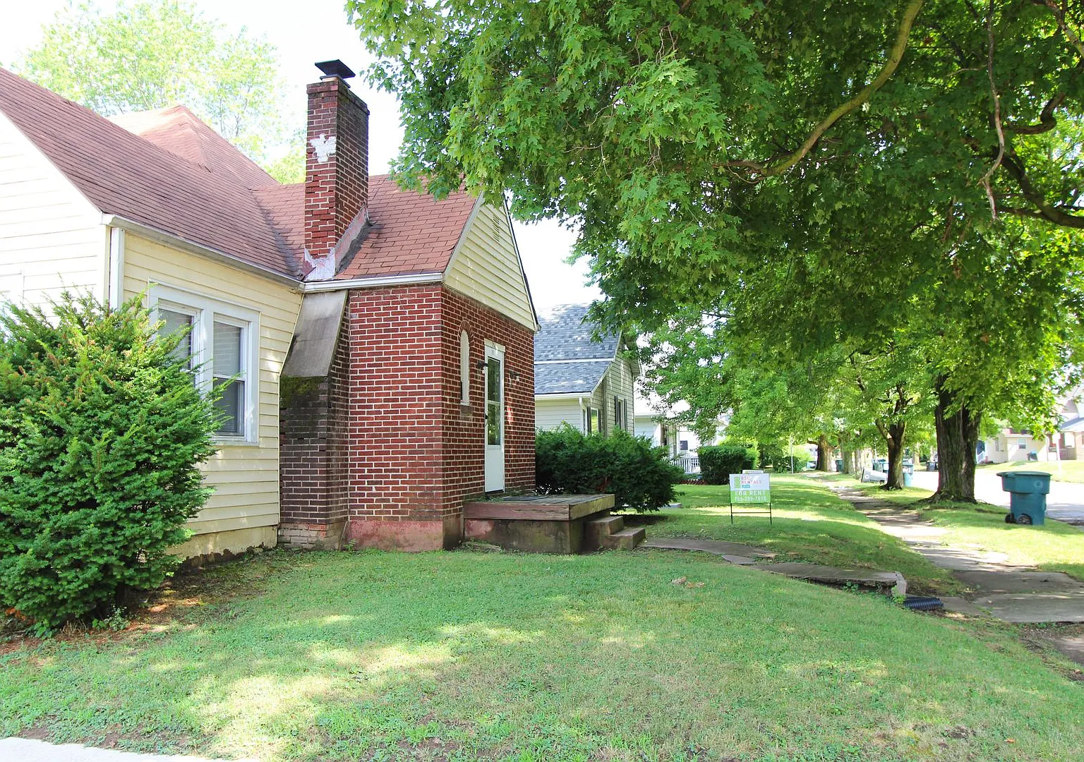 Close to Campus — Photo 2