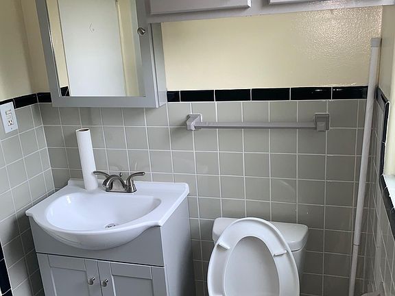 2nd image of 1310 Mishawaka Ave APT 7