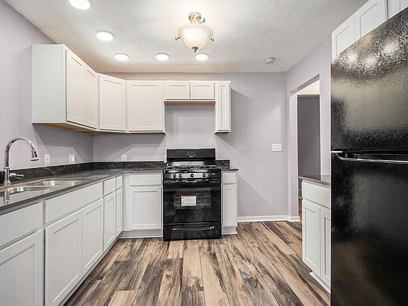 3rd image of 837 Huey St
