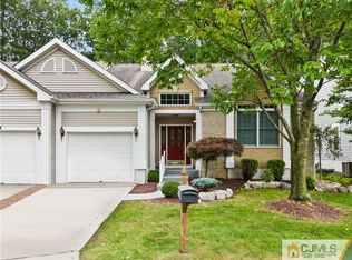 33 Cameron Ct, Monroe Township, NJ 08831