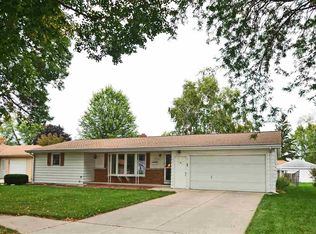 1741 Juniper Dr, Green Bay, WI 54302