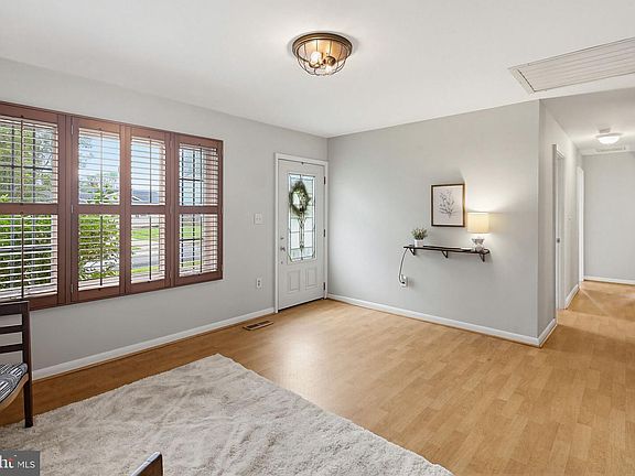 5th image of 1124 Wynbrook Rd