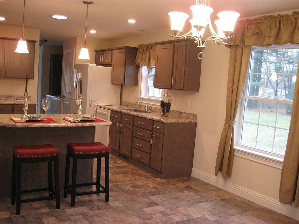 2nd image of 36 Red Oak Dr