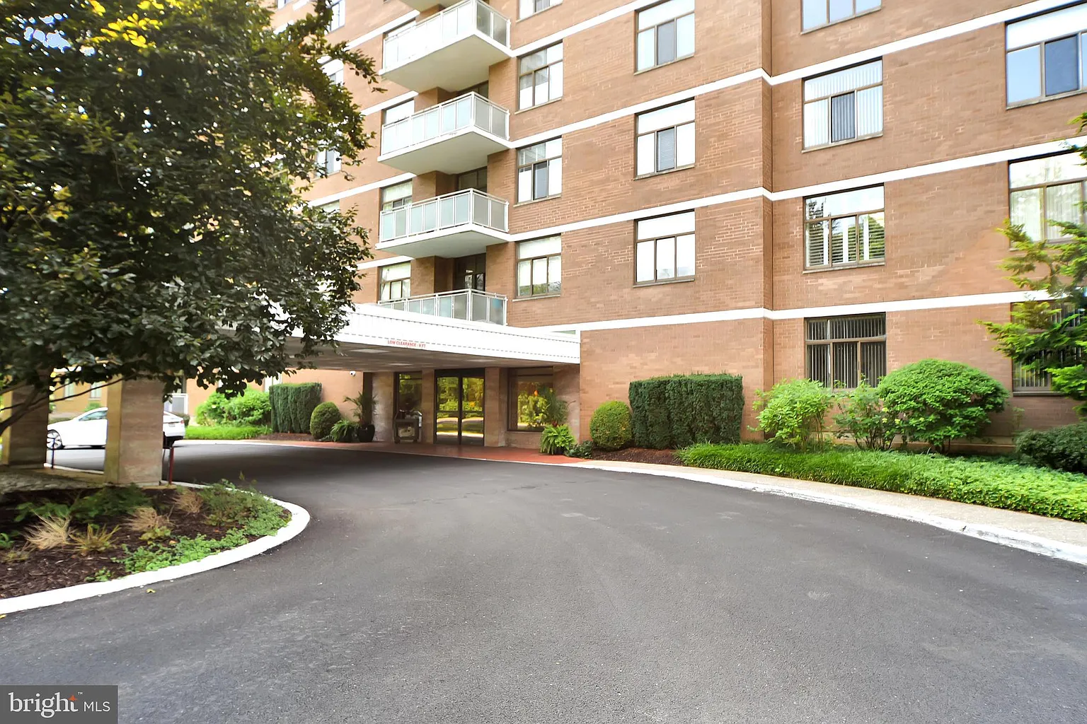 1 Slade Ave APT 502 photo 1