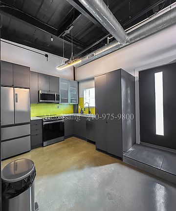 3rd image of 811 Montana St Unit 1301