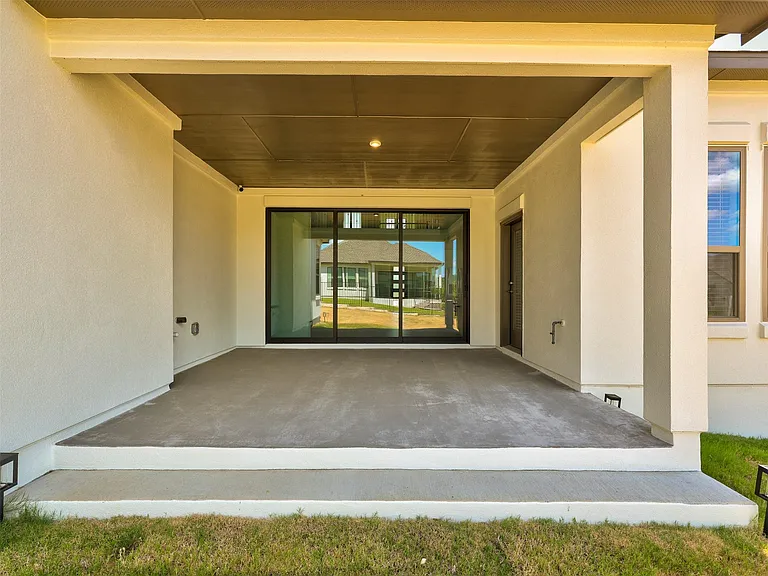 1929 Montella Way — Photo 37